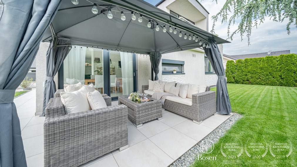 PREDANÉ - BOSEN | 5 izb. RD s jedinečným šarmom a súkromnou cestou, Ivanka pri Dunaji, 180 m2