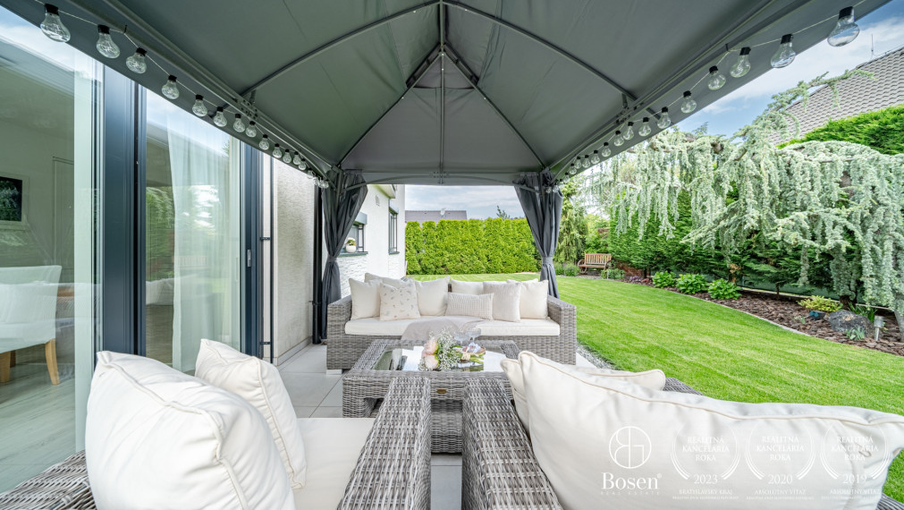 PREDANÉ - BOSEN | 5 izb. RD s jedinečným šarmom a súkromnou cestou, Ivanka pri Dunaji, 180 m2