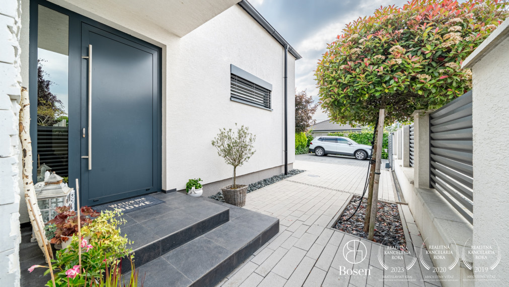 PREDANÉ - BOSEN | 5 izb. RD s jedinečným šarmom a súkromnou cestou, Ivanka pri Dunaji, 180 m2