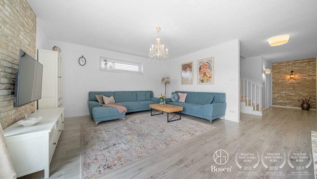 PREDANÉ - BOSEN | 5 izb. RD s jedinečným šarmom a súkromnou cestou, Ivanka pri Dunaji, 180 m2