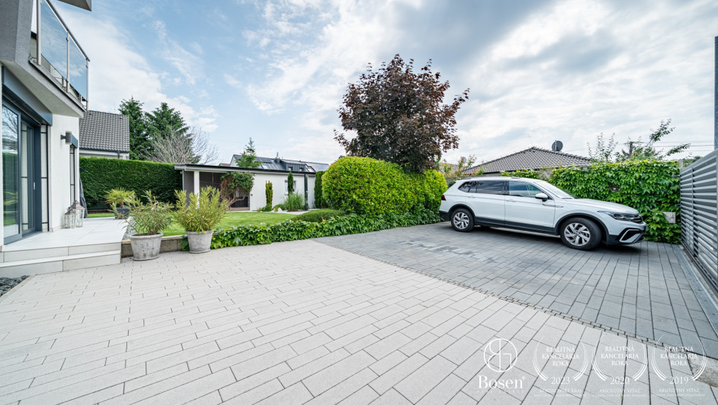 PREDANÉ - BOSEN | 5 izb. RD s jedinečným šarmom a súkromnou cestou, Ivanka pri Dunaji, 180 m2