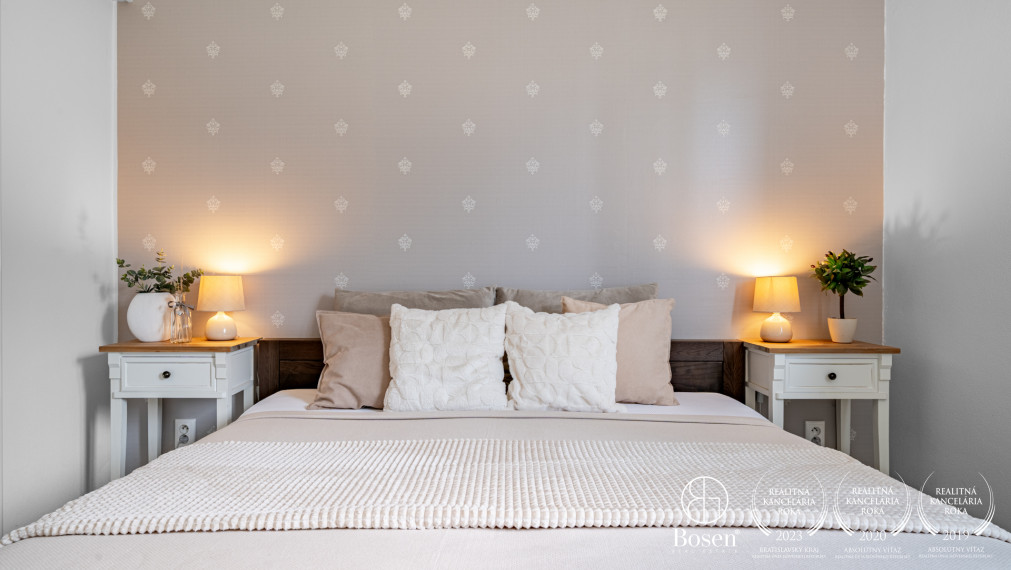 PREDANÉ - BOSEN | 5 izb. RD s jedinečným šarmom a súkromnou cestou, Ivanka pri Dunaji, 180 m2