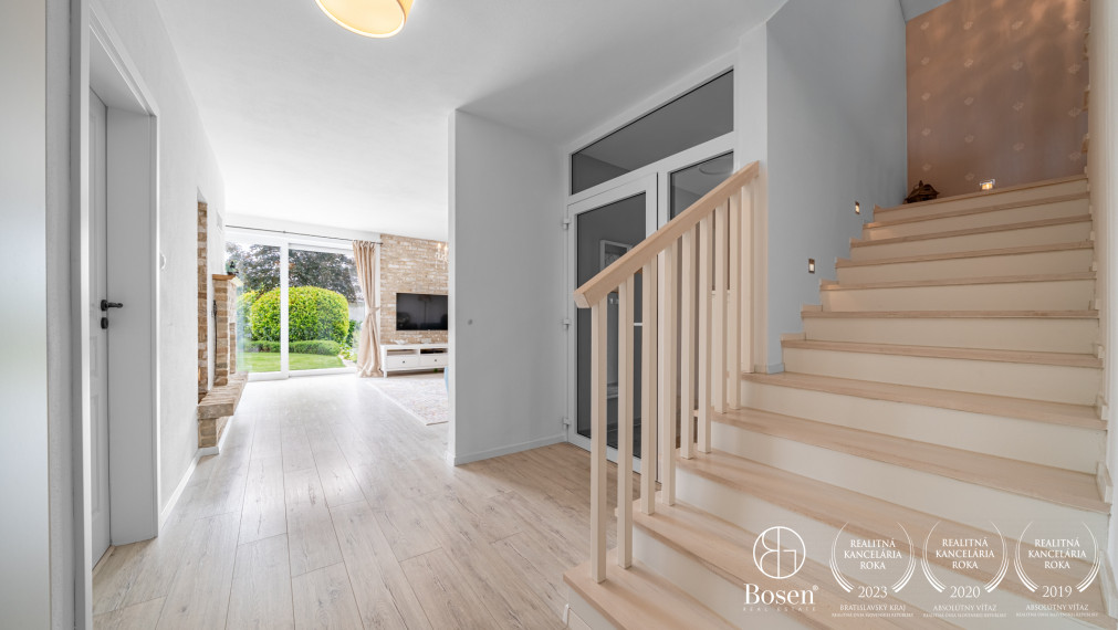 PREDANÉ - BOSEN | 5 izb. RD s jedinečným šarmom a súkromnou cestou, Ivanka pri Dunaji, 180 m2