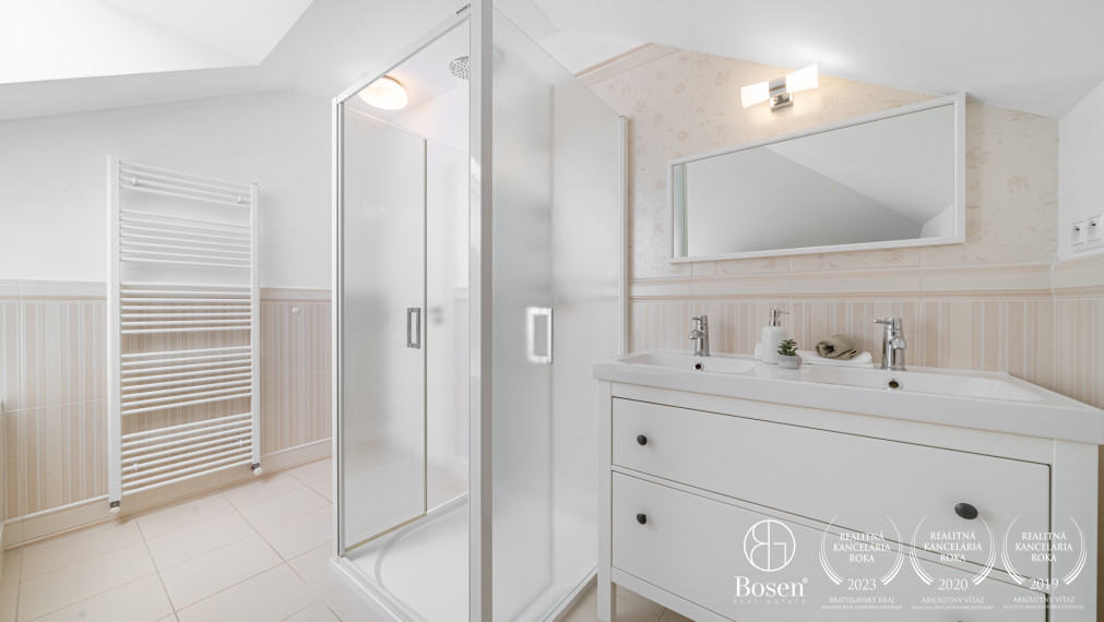 PREDANÉ - BOSEN | 5 izb. RD s jedinečným šarmom a súkromnou cestou, Ivanka pri Dunaji, 180 m2