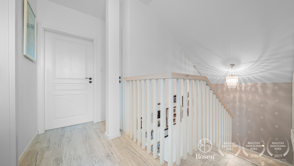 PREDANÉ - BOSEN | 5 izb. RD s jedinečným šarmom a súkromnou cestou, Ivanka pri Dunaji, 180 m2