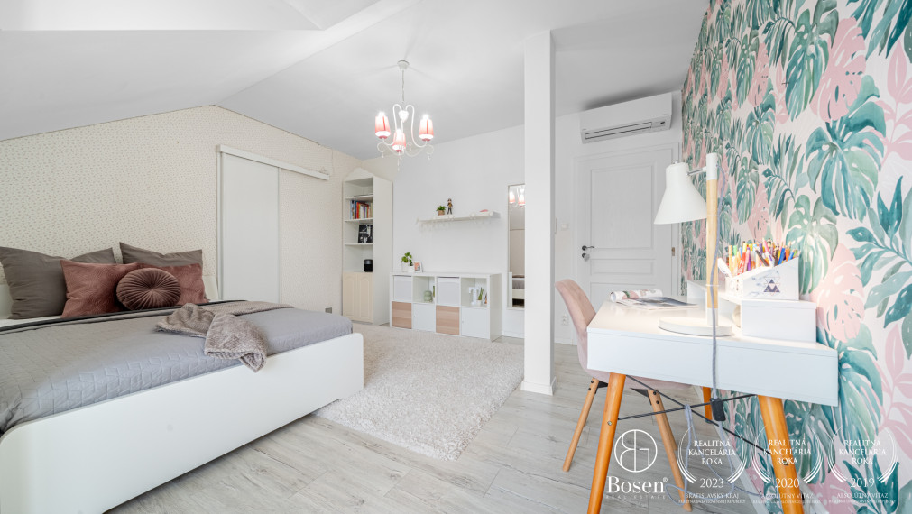 PREDANÉ - BOSEN | 5 izb. RD s jedinečným šarmom a súkromnou cestou, Ivanka pri Dunaji, 180 m2