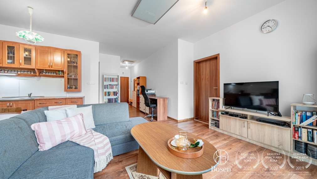 Rezervovaný BOSEN | 2-izbový byt s predzáhradkou pri Senci, 65m2