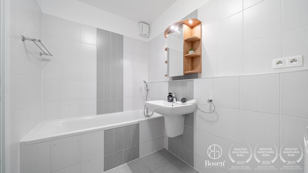 PREDANÉ: BOSEN | 2,5kk byt s pracovňou v projekte Ship House, Ružinov