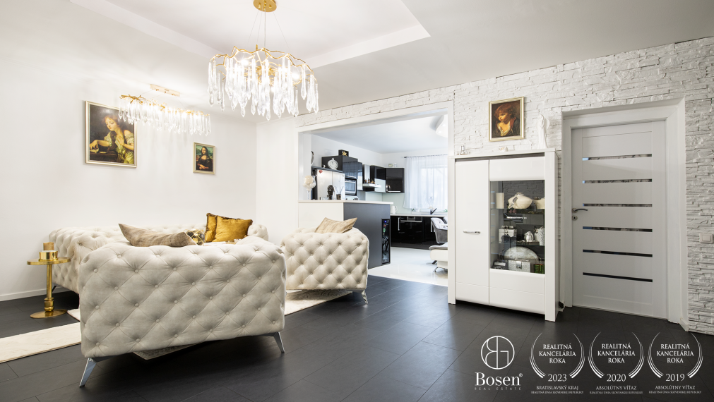 BOSEN | Priestranný dvojgeneračný RD s bazénom, obec Padáň