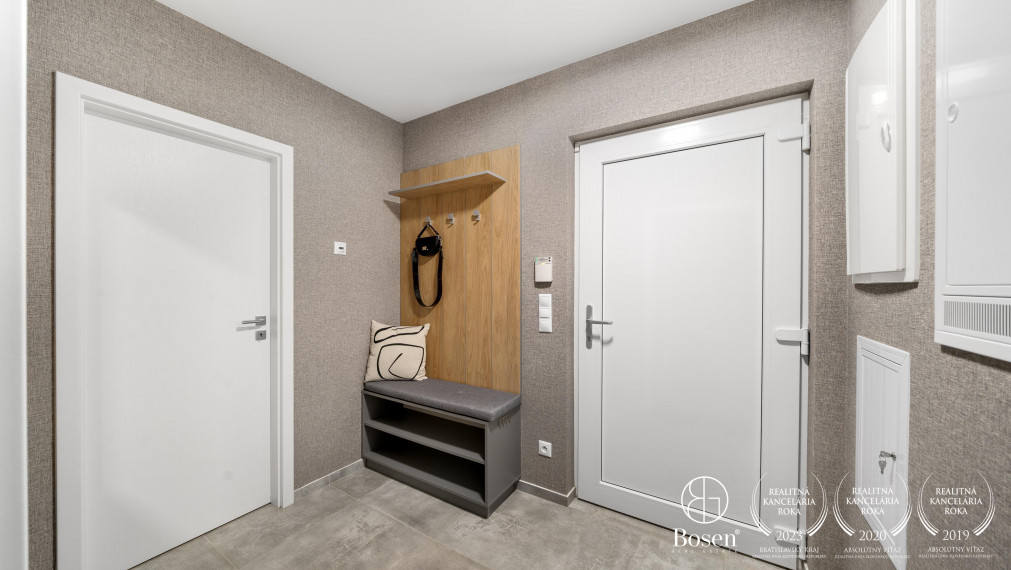 BOSEN | 4 izbový moderný dom s vírivkou, pozemok 627 m², Penati Golf