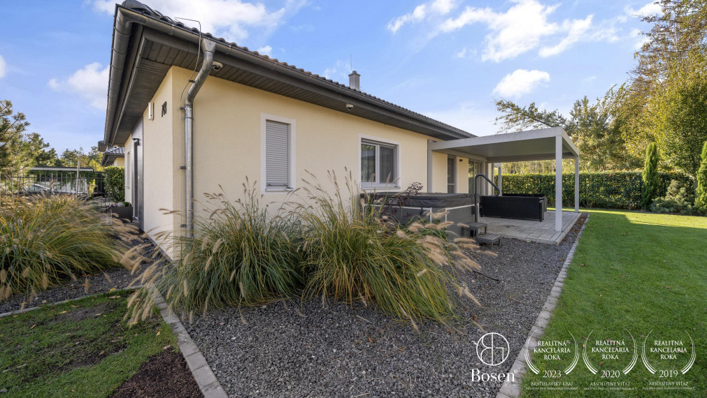 BOSEN | 4 izbový moderný dom s vírivkou, pozemok 627 m², Penati Golf