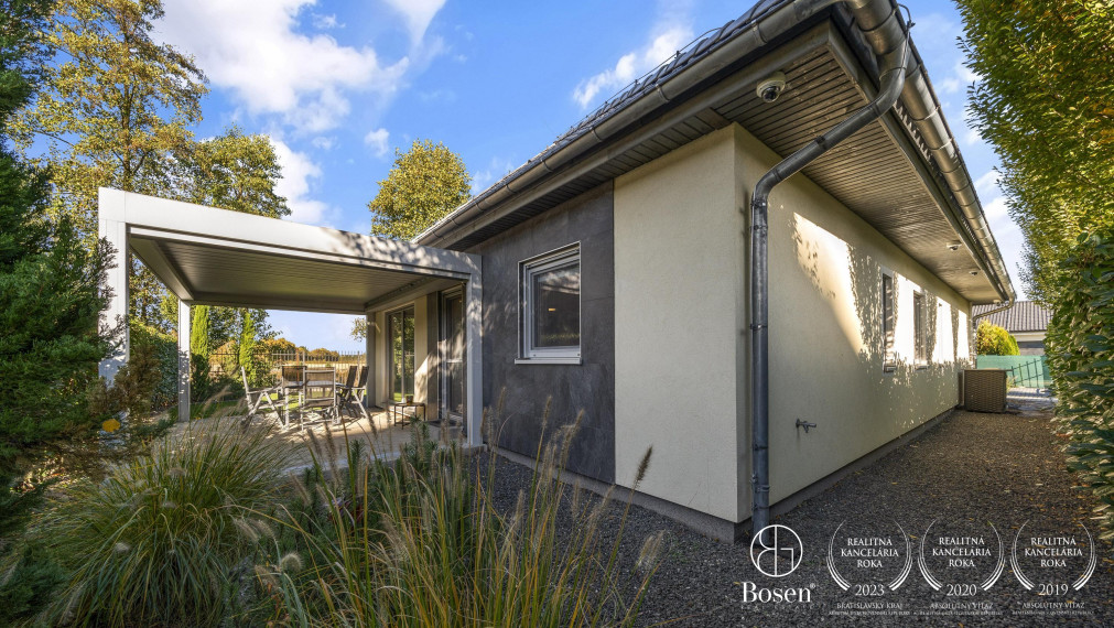 BOSEN | 4 izbový moderný dom s vírivkou, pozemok 627 m², Penati Golf