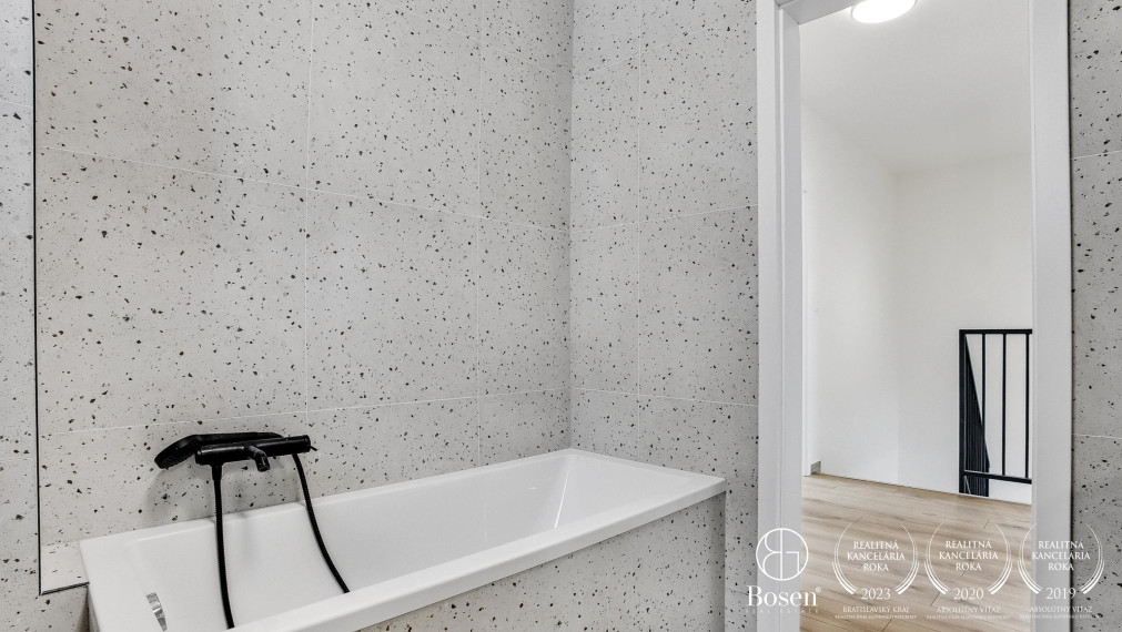 REZERVOVANÉ!!! BOSEN | Na predaj novostavba 5 izbového rodinného domu s garážou