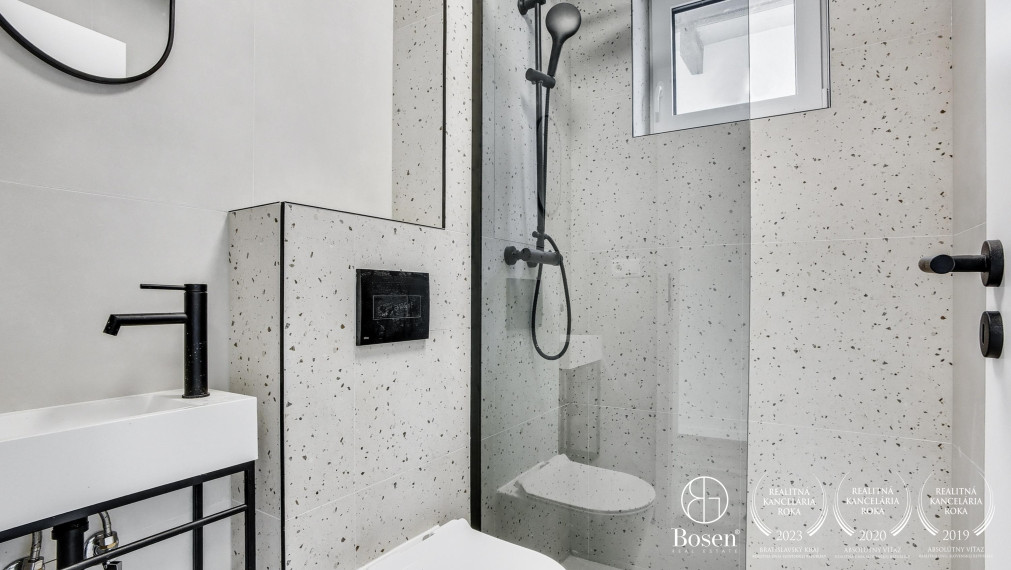 REZERVOVANÉ!!! BOSEN | Na predaj novostavba 5 izbového rodinného domu s garážou