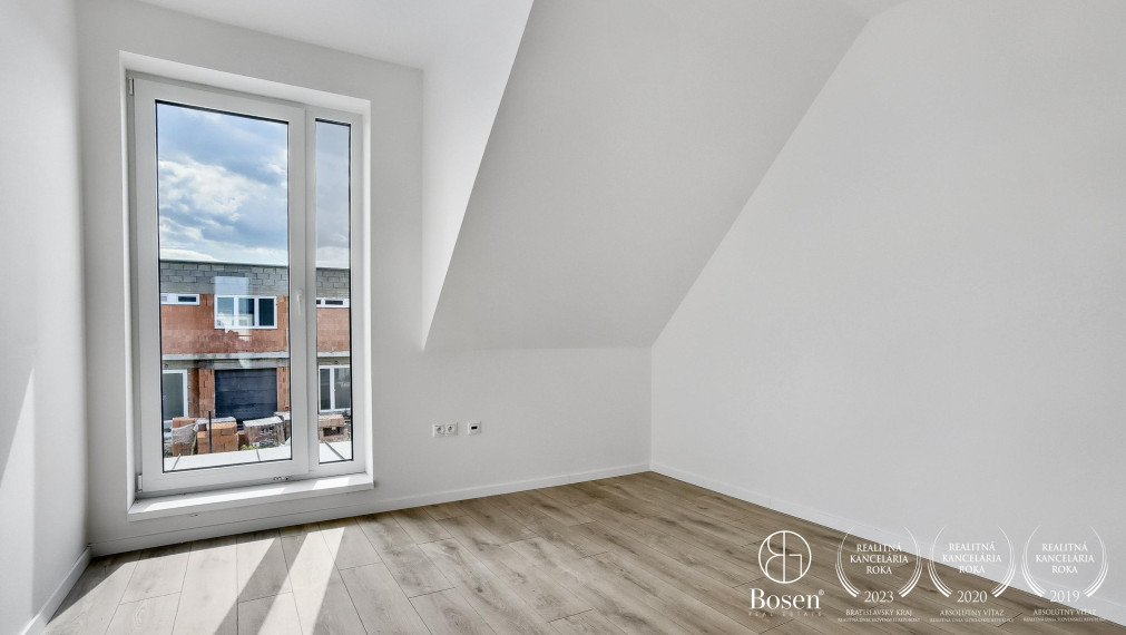 REZERVOVANÉ!!! BOSEN | Na predaj novostavba 5 izbového rodinného domu s garážou