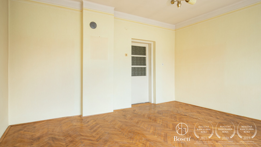 BOSEN | ZNÍŽENÁ CENA - Na predaj priestranný 4-izbový RD