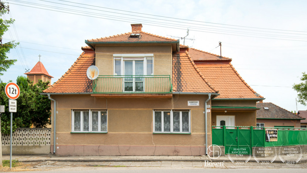 BOSEN | ZNÍŽENÁ CENA - Na predaj priestranný 4-izbový RD