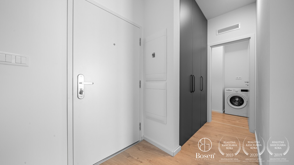 BOSEN I Slnečný 2-izbový byt s balkónom a parkovacím miestom, 60m2 Nový Ružinov