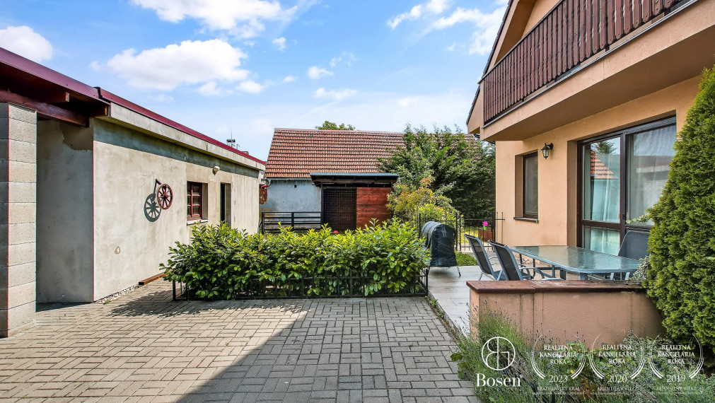 BOSEN |REZERVOVANÉ - Na predaj 4 izbový dvojpodlažný rodinný dom v obci Závod