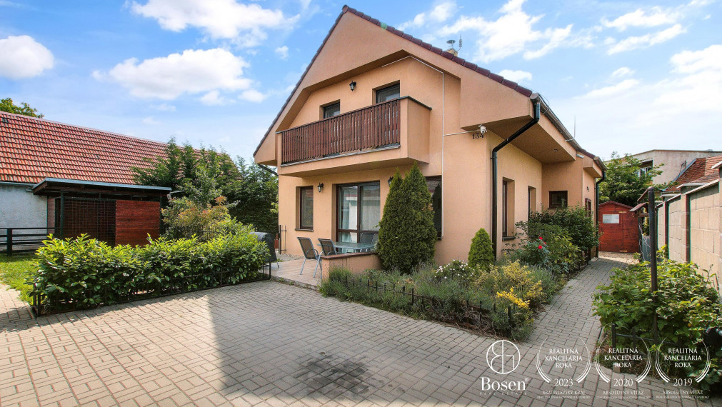 BOSEN |REZERVOVANÉ - Na predaj 4 izbový dvojpodlažný rodinný dom v obci Závod