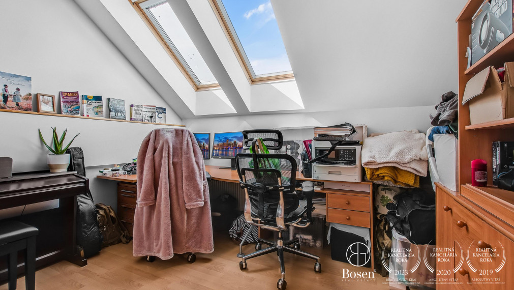 BOSEN |REZERVOVANÉ - Na predaj 4 izbový dvojpodlažný rodinný dom v obci Závod