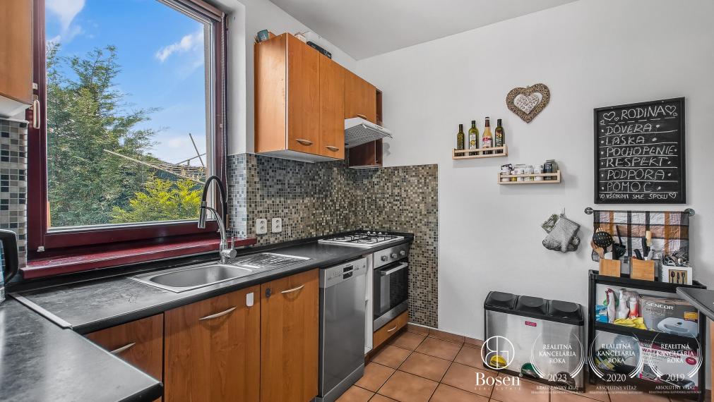 BOSEN |REZERVOVANÉ - Na predaj 4 izbový dvojpodlažný rodinný dom v obci Závod