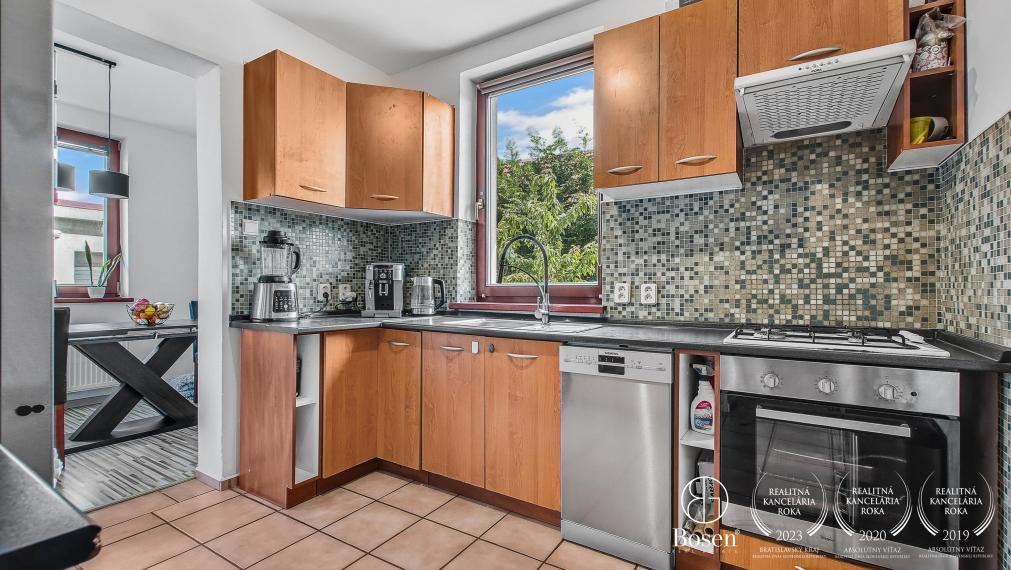 BOSEN |REZERVOVANÉ - Na predaj 4 izbový dvojpodlažný rodinný dom v obci Závod