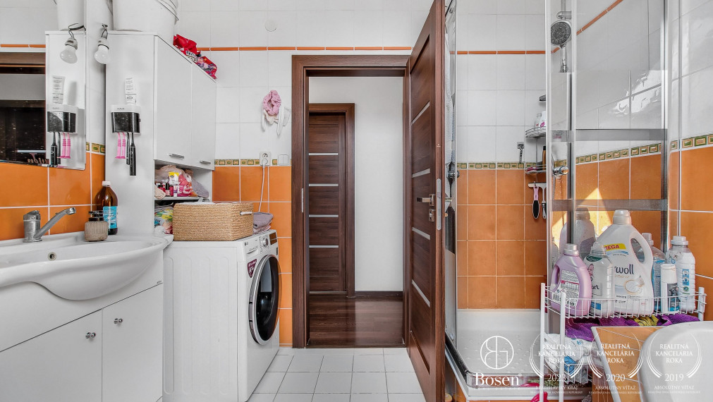 BOSEN |REZERVOVANÉ - Na predaj 4 izbový dvojpodlažný rodinný dom v obci Závod