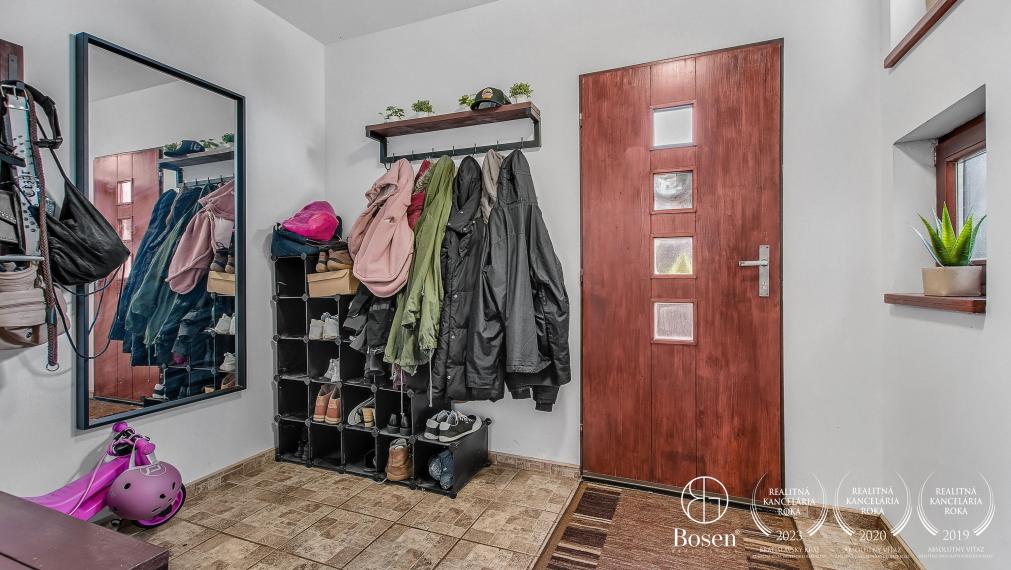 BOSEN |REZERVOVANÉ - Na predaj 4 izbový dvojpodlažný rodinný dom v obci Závod