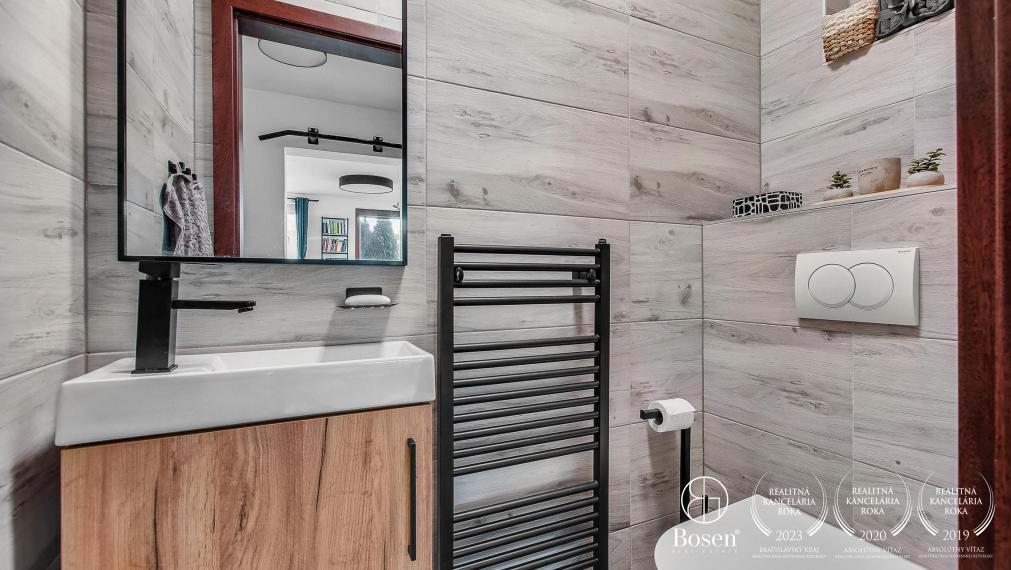 BOSEN |REZERVOVANÉ - Na predaj 4 izbový dvojpodlažný rodinný dom v obci Závod