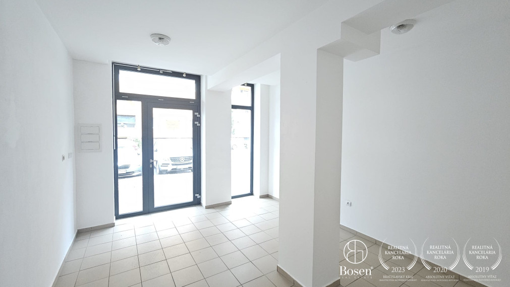 PRENAJATÉ | BOSEN | NEBYTOVÝ PRIESTOR V CENTRE MESTA DUNAJSKÁ STREDA – ROTUNDA, 22,00 m²