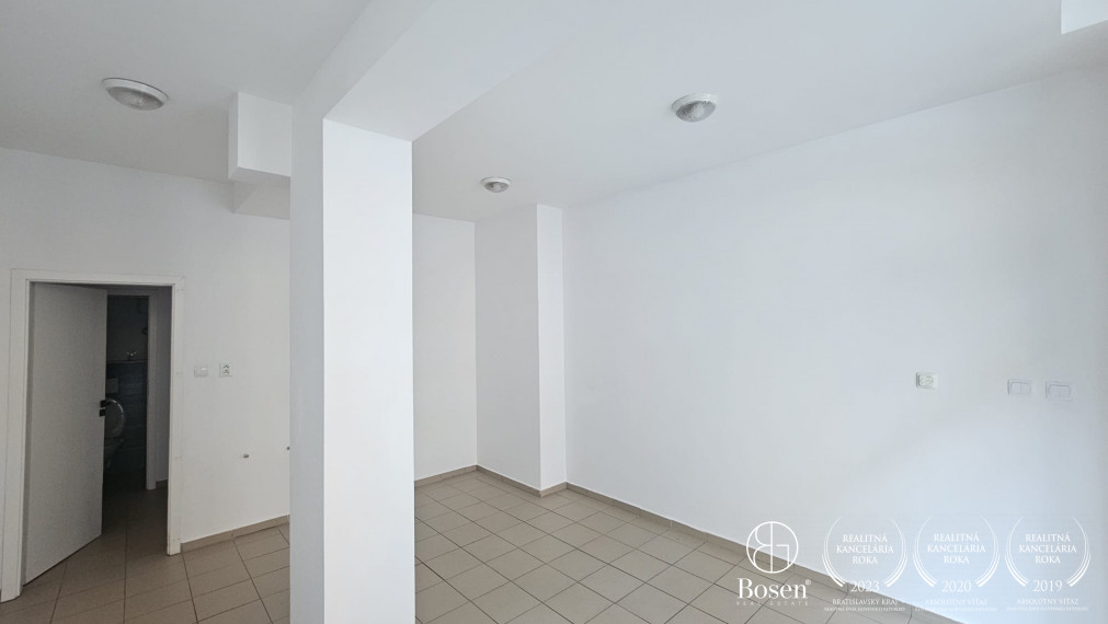 PRENAJATÉ | BOSEN | NEBYTOVÝ PRIESTOR V CENTRE MESTA DUNAJSKÁ STREDA – ROTUNDA, 22,00 m²