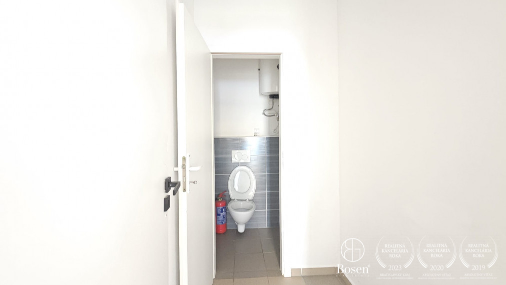 PRENAJATÉ | BOSEN | NEBYTOVÝ PRIESTOR V CENTRE MESTA DUNAJSKÁ STREDA – ROTUNDA, 22,00 m²