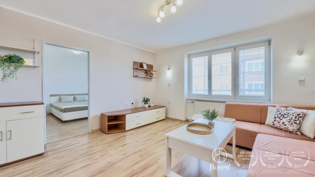 BOSEN | Zrekonštruovaný 2 izbový byt, 61m2, Družstevná ulica.
