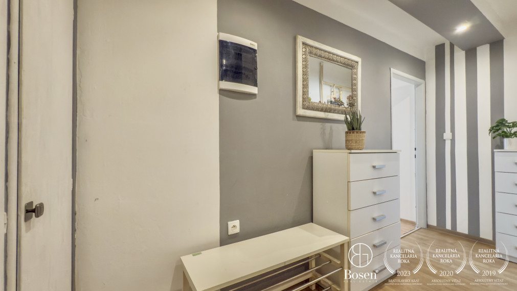 BOSEN | Zrekonštruovaný 2 izbový byt, 61m2, Družstevná ulica.