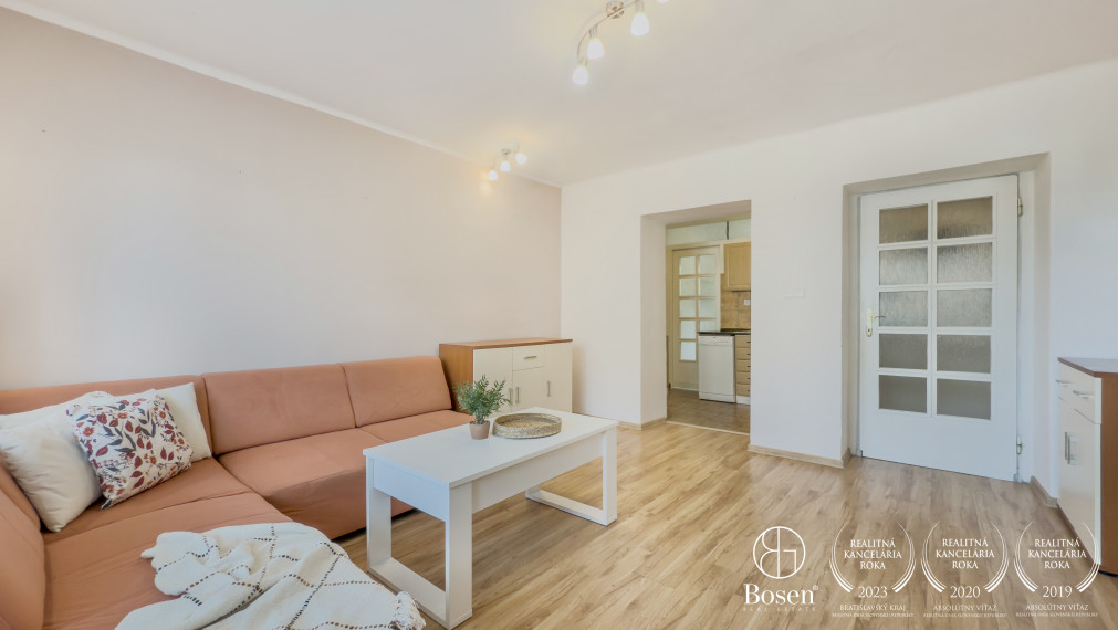 BOSEN | Zrekonštruovaný 2 izbový byt, 61m2, Družstevná ulica.