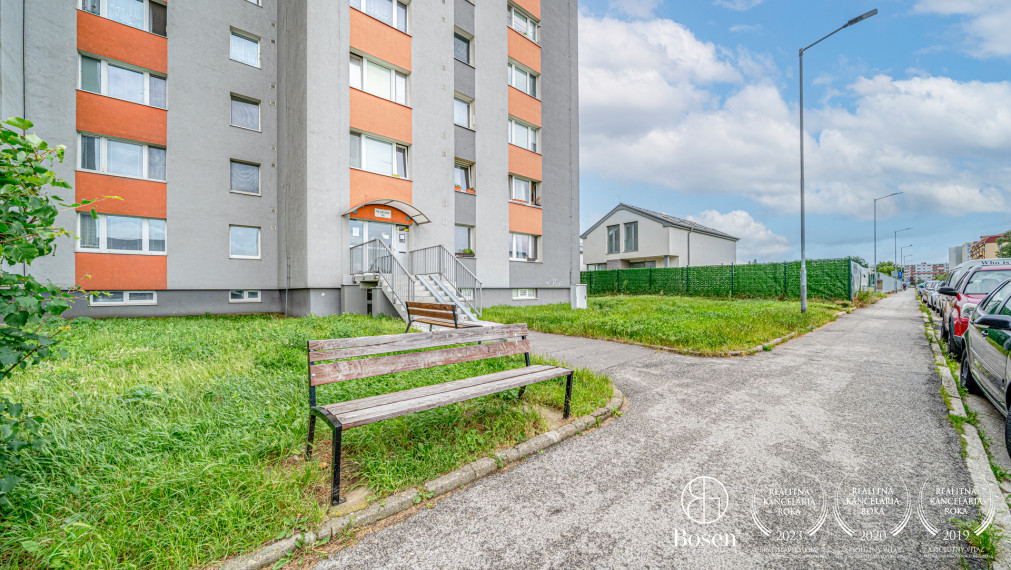BOSEN | PREDANÉ - 1 izbový byt s pekným výhľadom, ulica Pod záhradami, Bratislava -Dúbravka, 41 m2