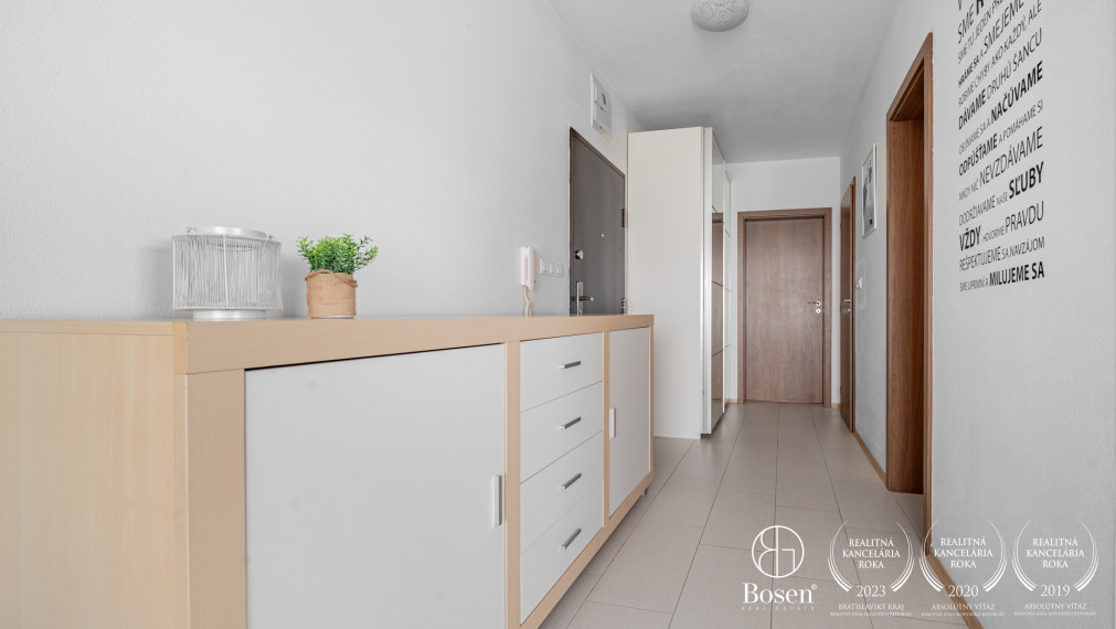 REZERVOVANÉ! BOSEN | 3 izbový byt so záhradou a parkovacím miestom