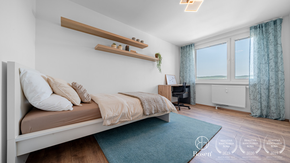 BOSEN | REZERVOVANÝ 3 izbový kompletne zrekonštruovaný byt s loggiou, Na Pasekách, Rača, 70m2