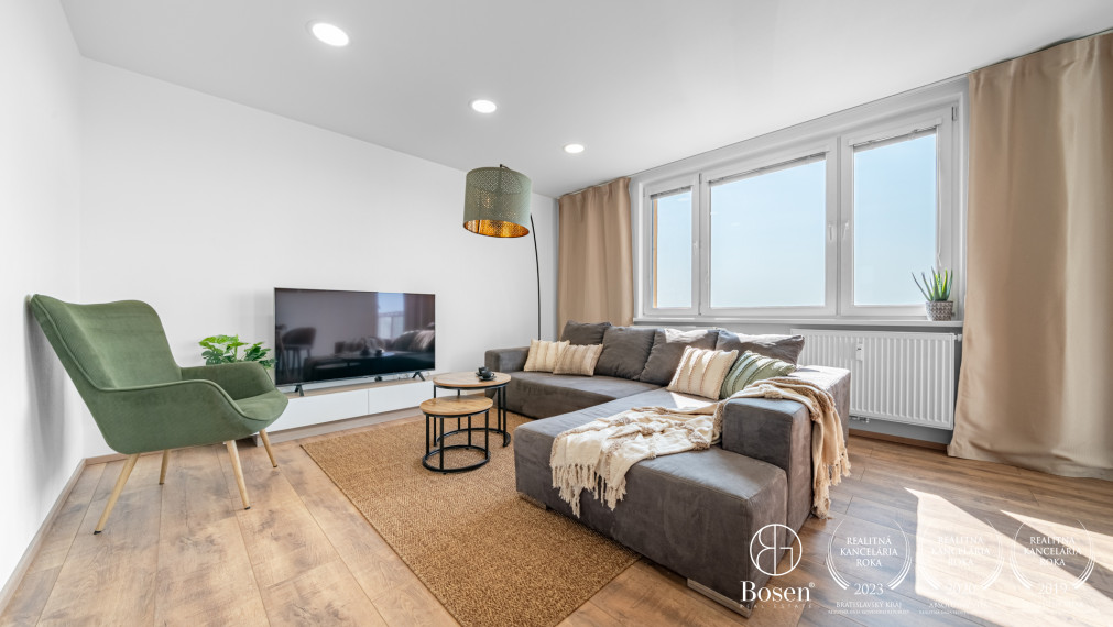 BOSEN | REZERVOVANÝ 3 izbový kompletne zrekonštruovaný byt s loggiou, Na Pasekách, Rača, 70m2