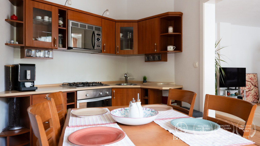 BOSEN I Rezervované !!! dizajnový 2 izbový byt s parkovacím boxom