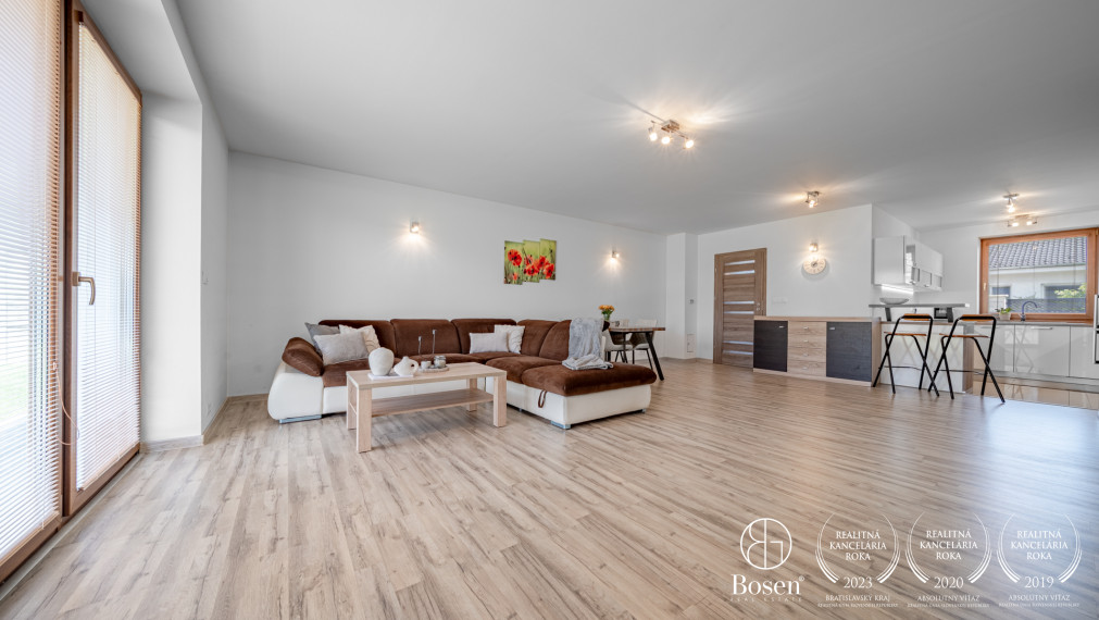 BOSEN | 5-izbový rodinný dom s dvojgarážou, Kráľová pri Senci