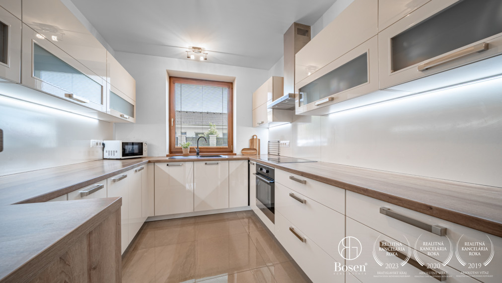 BOSEN | 5-izbový rodinný dom s dvojgarážou, Kráľová pri Senci