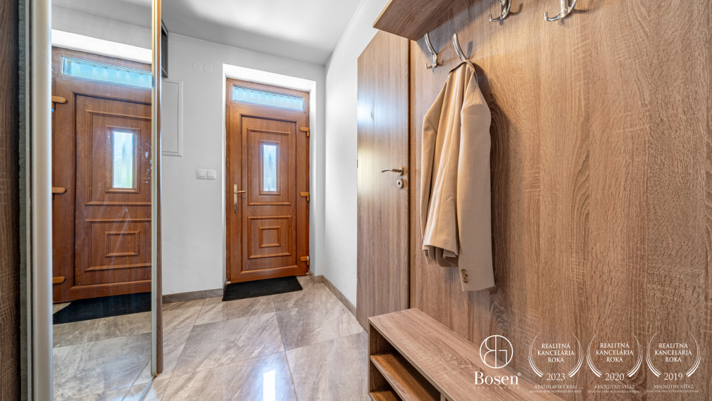 BOSEN | 5-izbový rodinný dom s dvojgarážou, Kráľová pri Senci