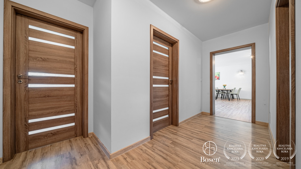 BOSEN | 5-izbový rodinný dom s dvojgarážou, Kráľová pri Senci