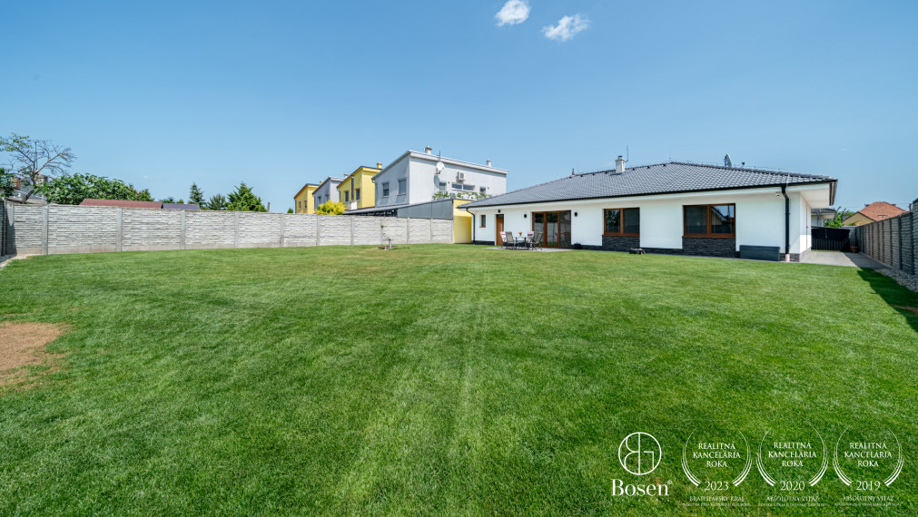 BOSEN | 5-izbový rodinný dom s dvojgarážou, Kráľová pri Senci