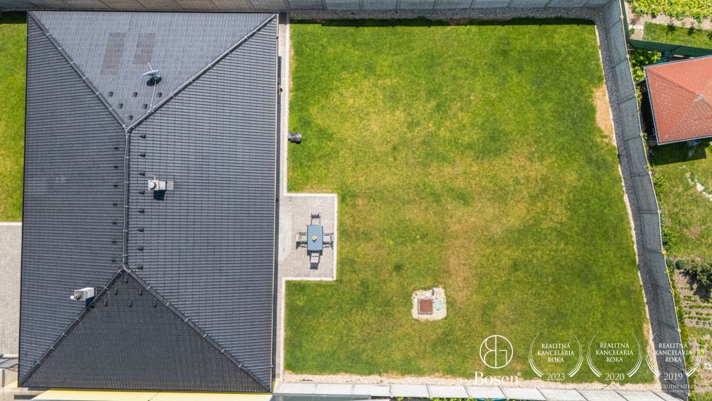 BOSEN | 5-izbový rodinný dom s dvojgarážou, Kráľová pri Senci