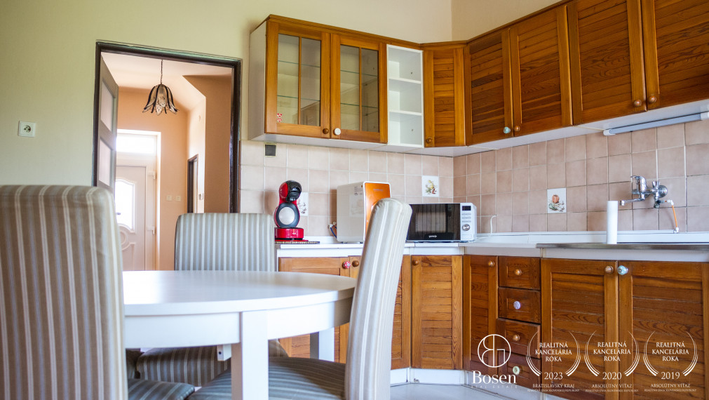 BOSEN | Na predaj 5-izbový rodinný dom s prekrásnou záhradou v obci Dolný Štál