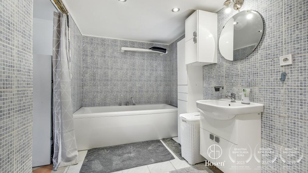 BOSEN | Na predaj 4 izbový rodinný dom v pokojnej lokalite Húšky