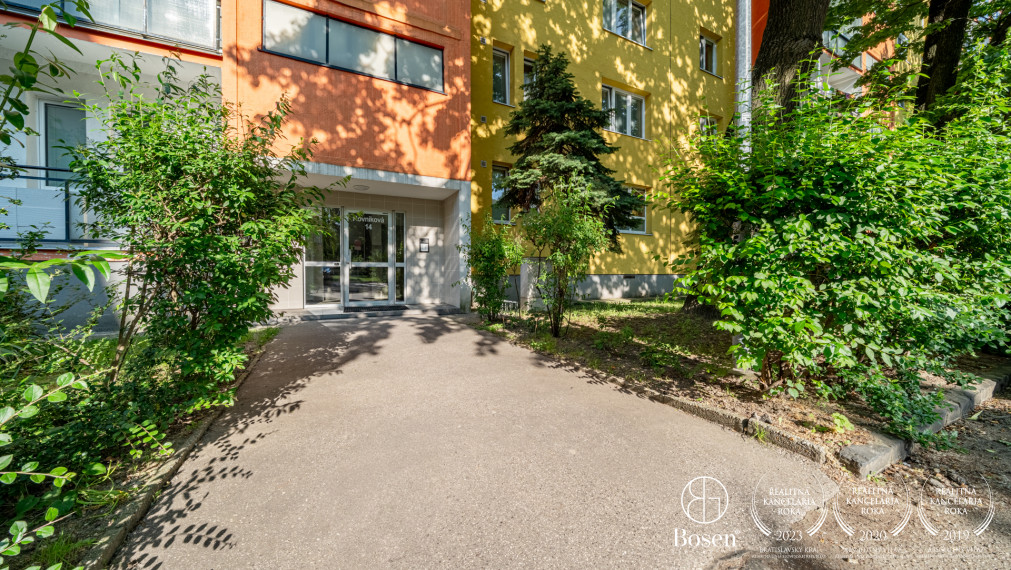 BOSEN | Priestranný 3 izbový byt s loggiou, Rovníková, Ružinov, 80m2